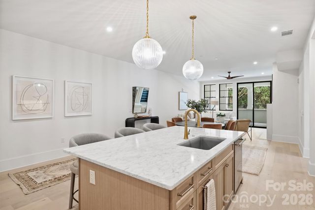 409 Queens Road 204, Charlotte, NC 28207