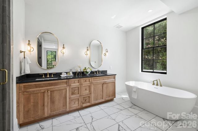 409 Queens Road 204, Charlotte, NC 28207