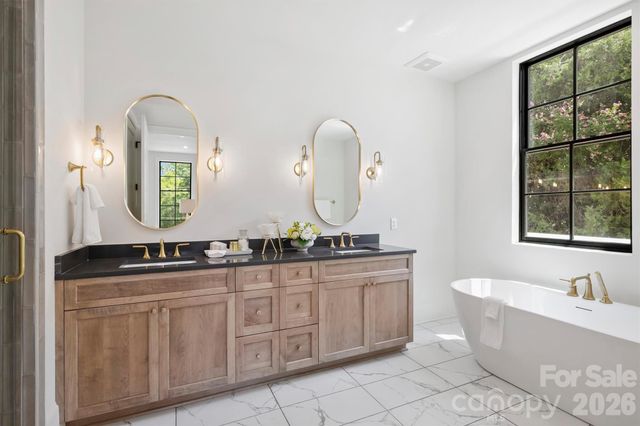 409 Queens Road 204, Charlotte, NC 28207
