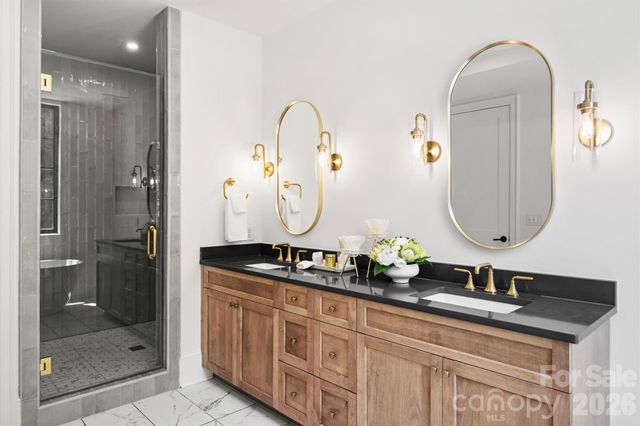 409 Queens Road 204, Charlotte, NC 28207