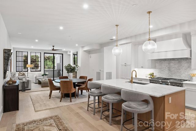 409 Queens Road 204, Charlotte, NC 28207