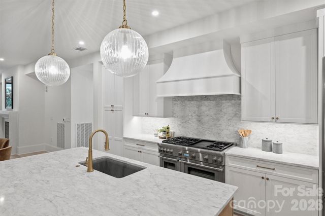 409 Queens Road 204, Charlotte, NC 28207