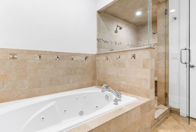 914 W Hubbard Street 203, Chicago, IL 60642