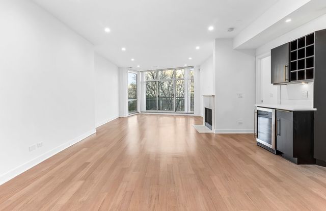 914 W Hubbard Street 203, Chicago, IL 60642