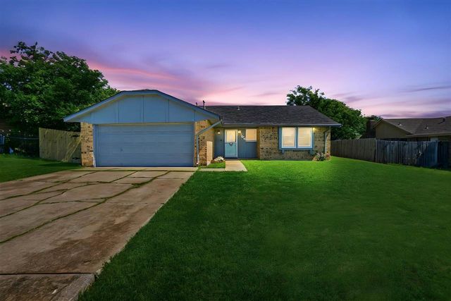 6103 SW Park Ave, Lawton, OK 73505