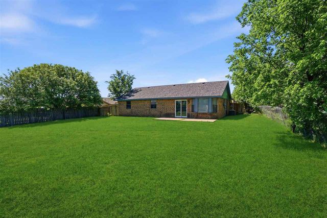 6103 SW Park Ave, Lawton, OK 73505