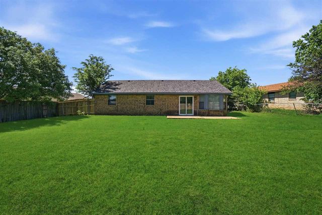 6103 SW Park Ave, Lawton, OK 73505
