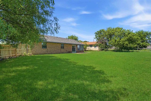 6103 SW Park Ave, Lawton, OK 73505