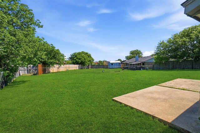 6103 SW Park Ave, Lawton, OK 73505