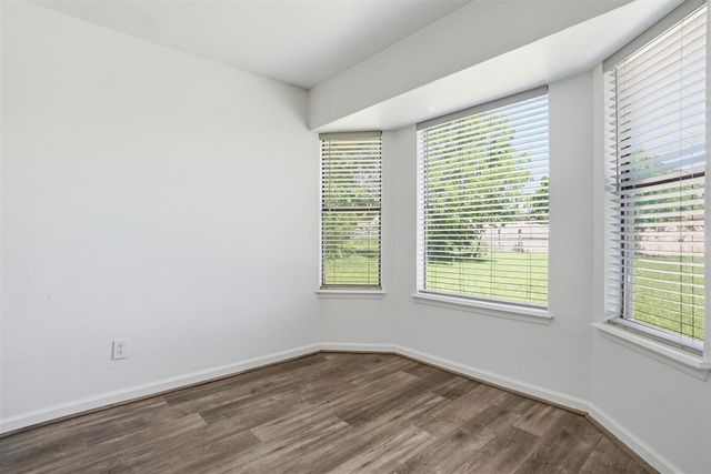 6103 SW Park Ave, Lawton, OK 73505