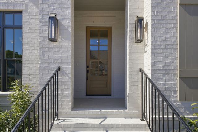2037 Hector Dr, Thompsons Station, TN 37179