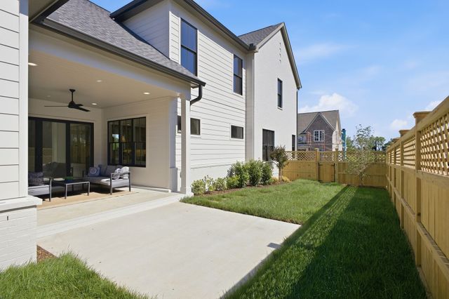 2037 Hector Dr, Thompsons Station, TN 37179