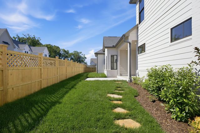 2037 Hector Dr, Thompsons Station, TN 37179