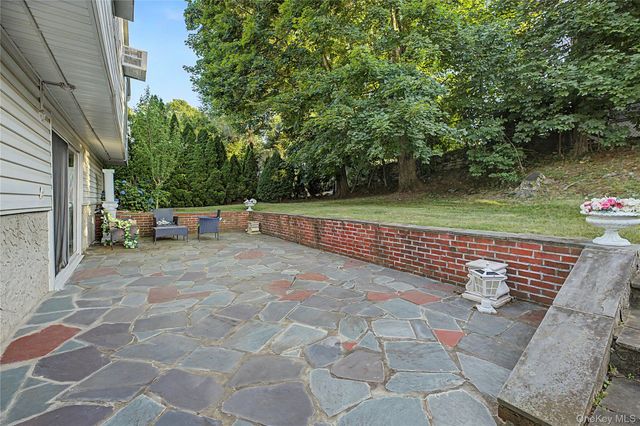 6 Westwind Road, Yonkers, NY 10710