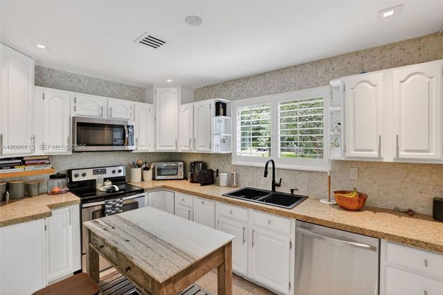 12420 SW 69th Ave, Pinecrest, FL 33156