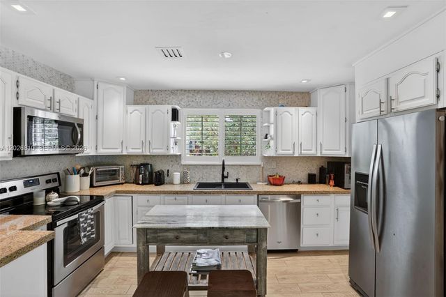 12420 SW 69th Ave, Pinecrest, FL 33156