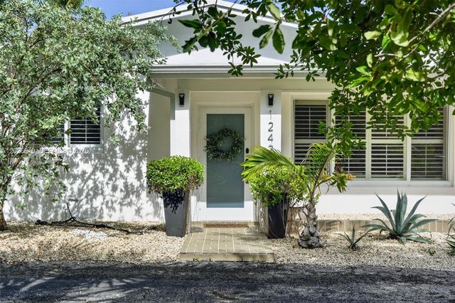 12420 SW 69th Ave, Pinecrest, FL 33156
