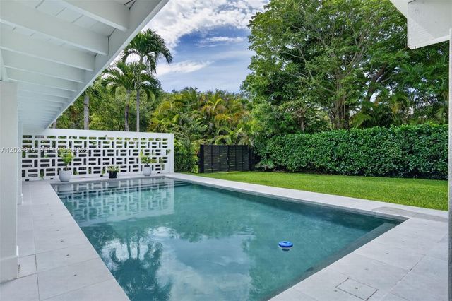12420 SW 69th Ave, Pinecrest, FL 33156