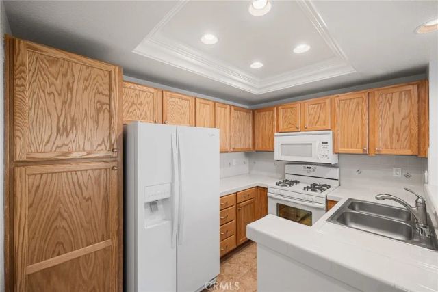 4240 Lost Hills 605, Calabasas, CA 91301
