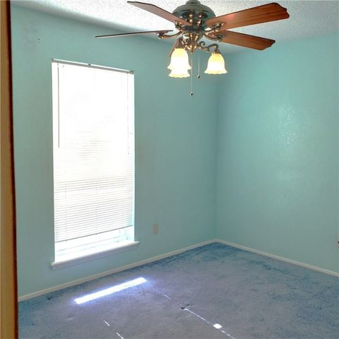 822 Saint Phillip Ct, Corpus Christi, TX 78418