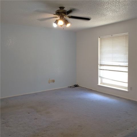 822 Saint Phillip Ct, Corpus Christi, TX 78418