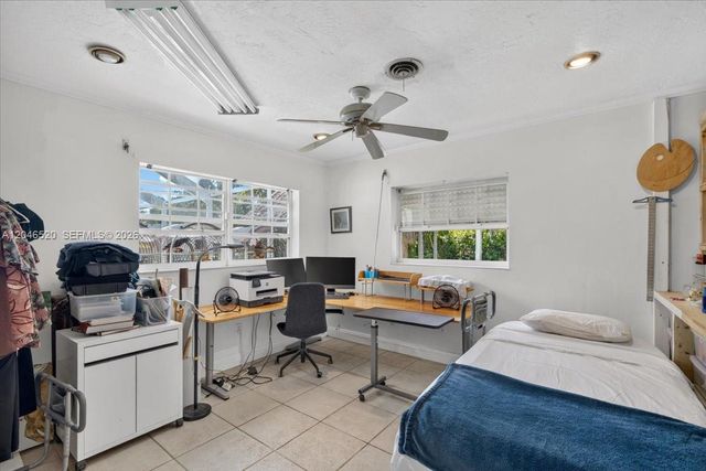 9841 SW 157th Ter, Miami, FL 33157