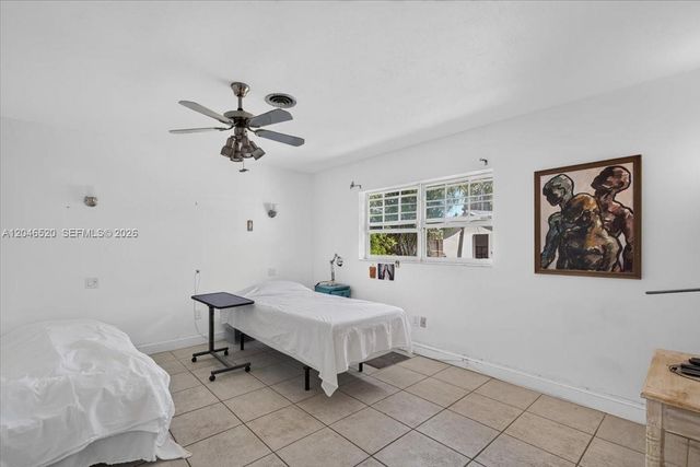 9841 SW 157th Ter, Miami, FL 33157