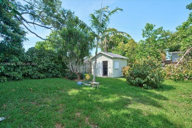 9841 SW 157th Ter, Miami, FL 33157