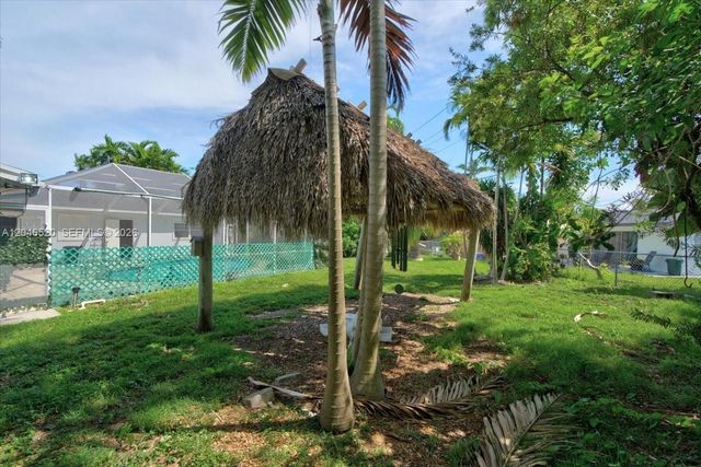 9841 SW 157th Ter, Miami, FL 33157