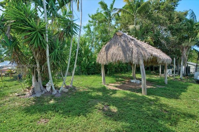9841 SW 157th Ter, Miami, FL 33157