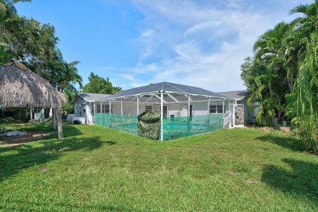 9841 SW 157th Ter, Miami, FL 33157