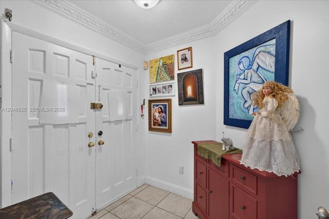 9841 SW 157th Ter, Miami, FL 33157