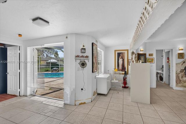 9841 SW 157th Ter, Miami, FL 33157