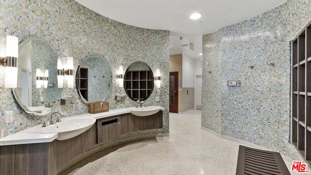 6240 W 3rd Street 1-206, Los Angeles, CA 90036