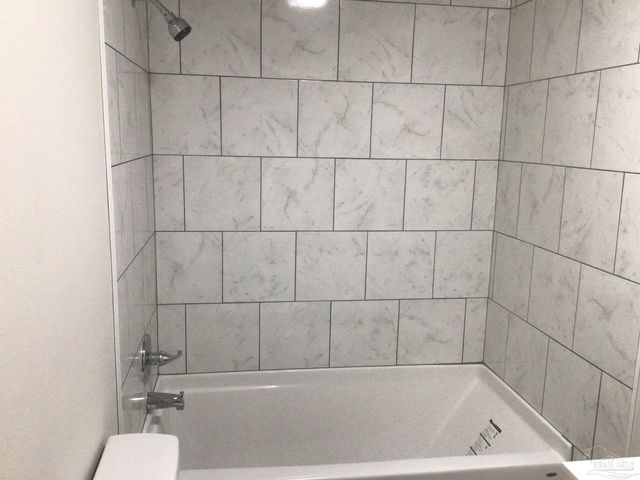 6029 Capitol Dr, Gulf Breeze, FL 32563