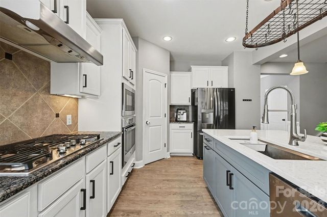 5129 Poplar Knoll Drive, Matthews, NC 28105