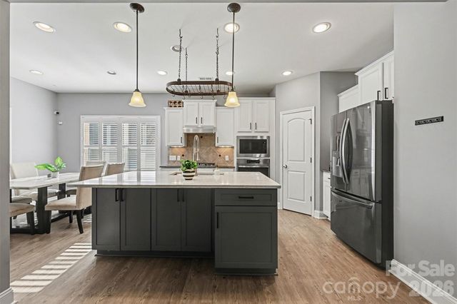 5129 Poplar Knoll Drive, Matthews, NC 28105