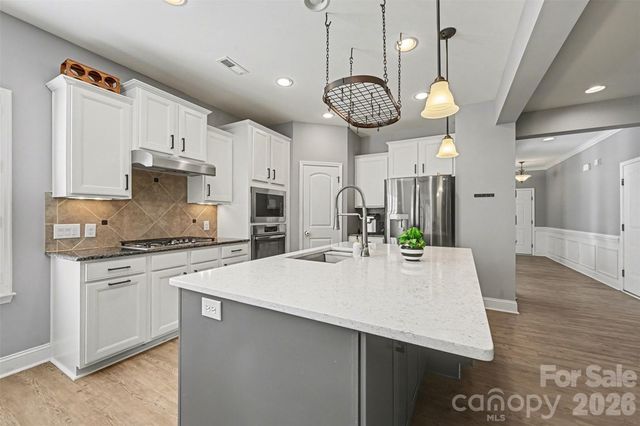 5129 Poplar Knoll Drive, Matthews, NC 28105