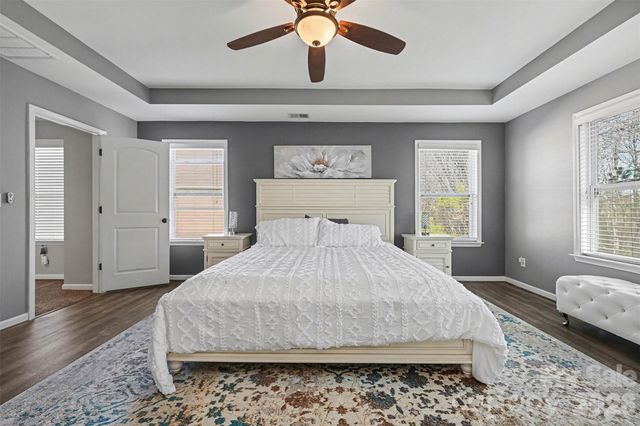 5129 Poplar Knoll Drive, Matthews, NC 28105