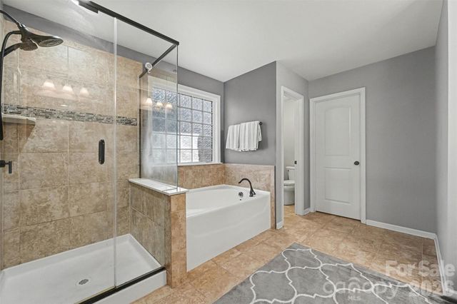 5129 Poplar Knoll Drive, Matthews, NC 28105