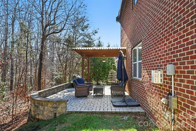 5129 Poplar Knoll Drive, Matthews, NC 28105