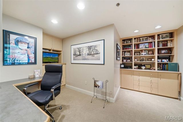 540 N And South Road 204, University City, MO 63130