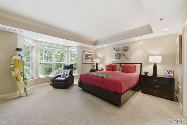 540 N And South Road 204, University City, MO 63130
