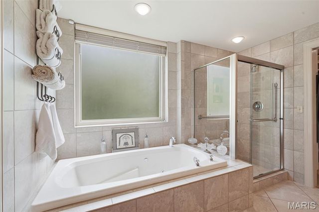 540 N And South Road 204, University City, MO 63130