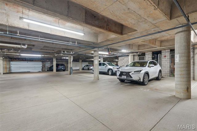540 N And South Road 204, University City, MO 63130