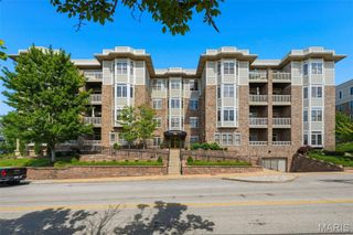 540 N And South Road 204, University City, MO 63130