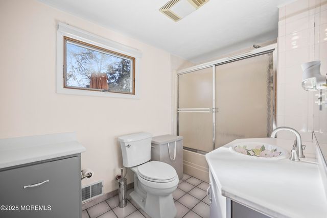 28 Florence Avenue, Leonardo, NJ 07737