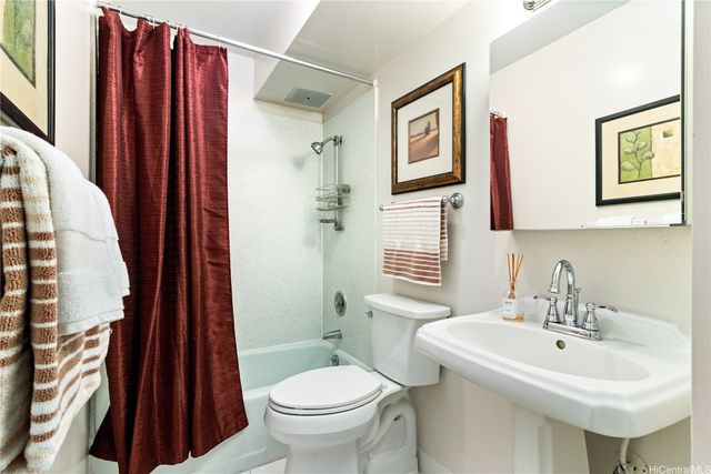 469 Ena Road 1511, Honolulu, HI 96815