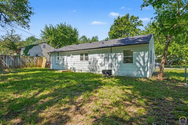 3466 SW Clare AVE, Topeka, KS 66611