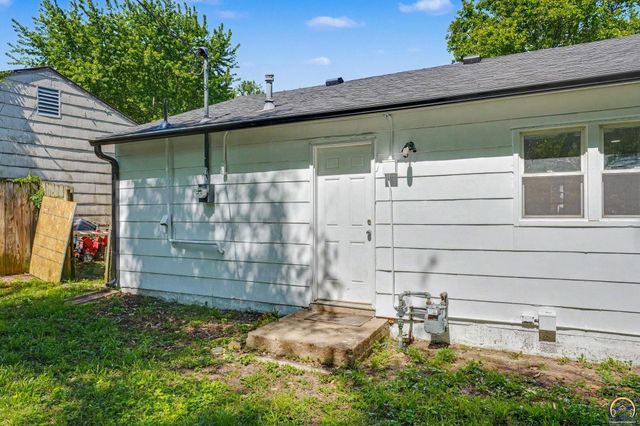 3466 SW Clare AVE, Topeka, KS 66611